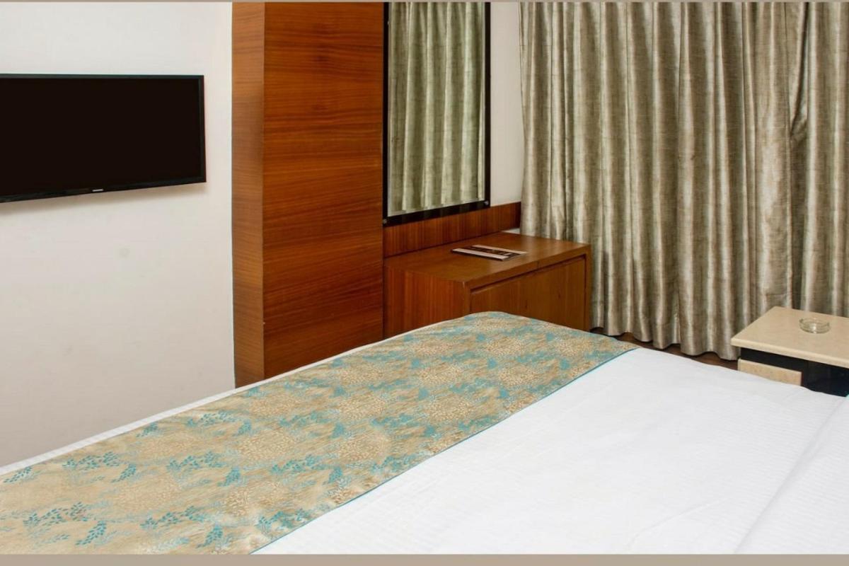 Hotel Meadows Βαρανάσι Εξωτερικό φωτογραφία