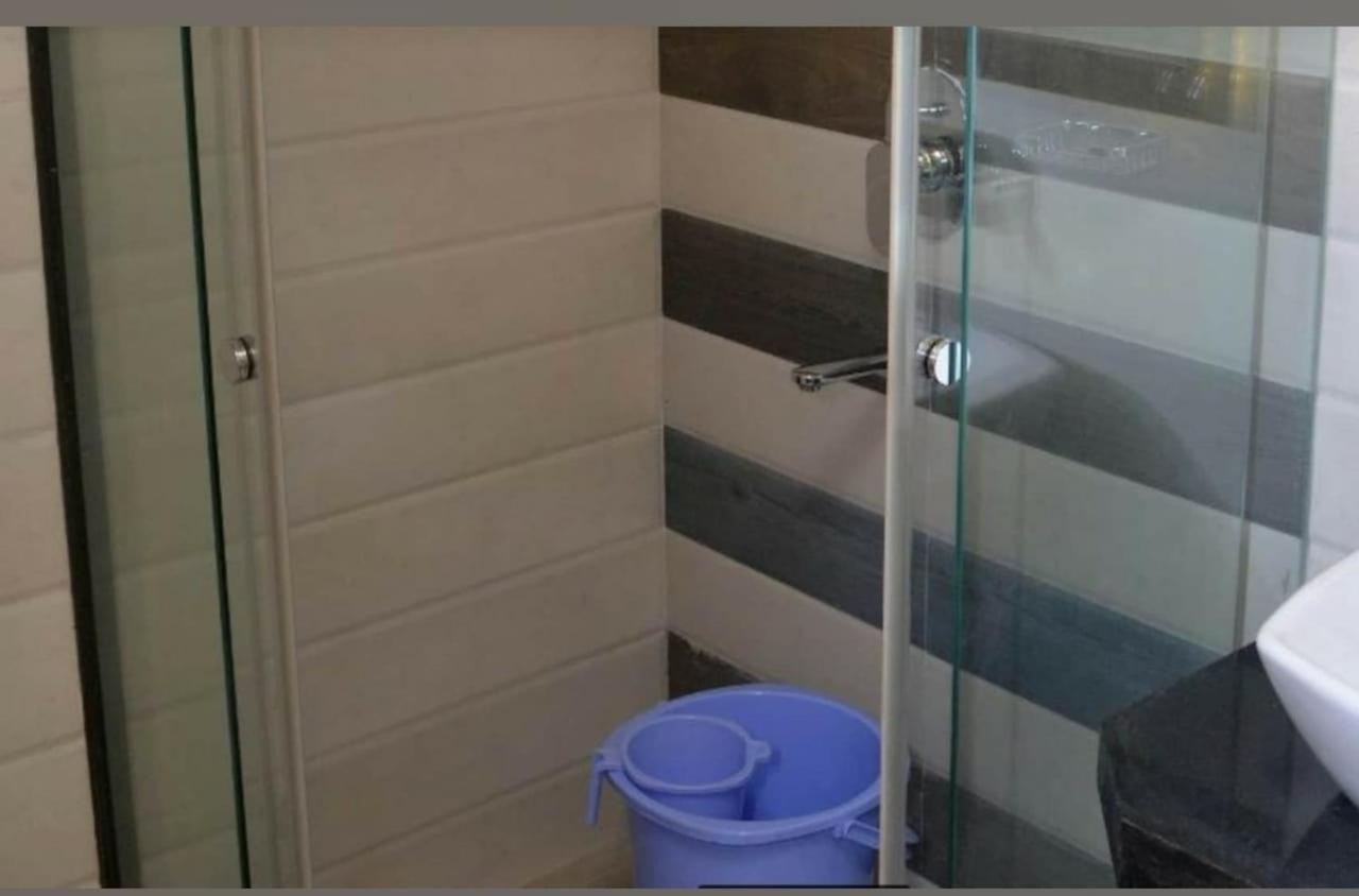 Hotel Meadows Βαρανάσι Εξωτερικό φωτογραφία