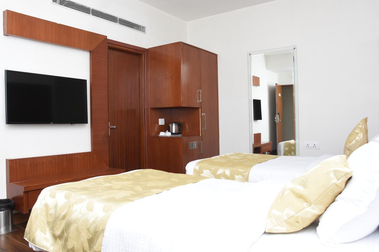 Hotel Meadows Βαρανάσι Εξωτερικό φωτογραφία