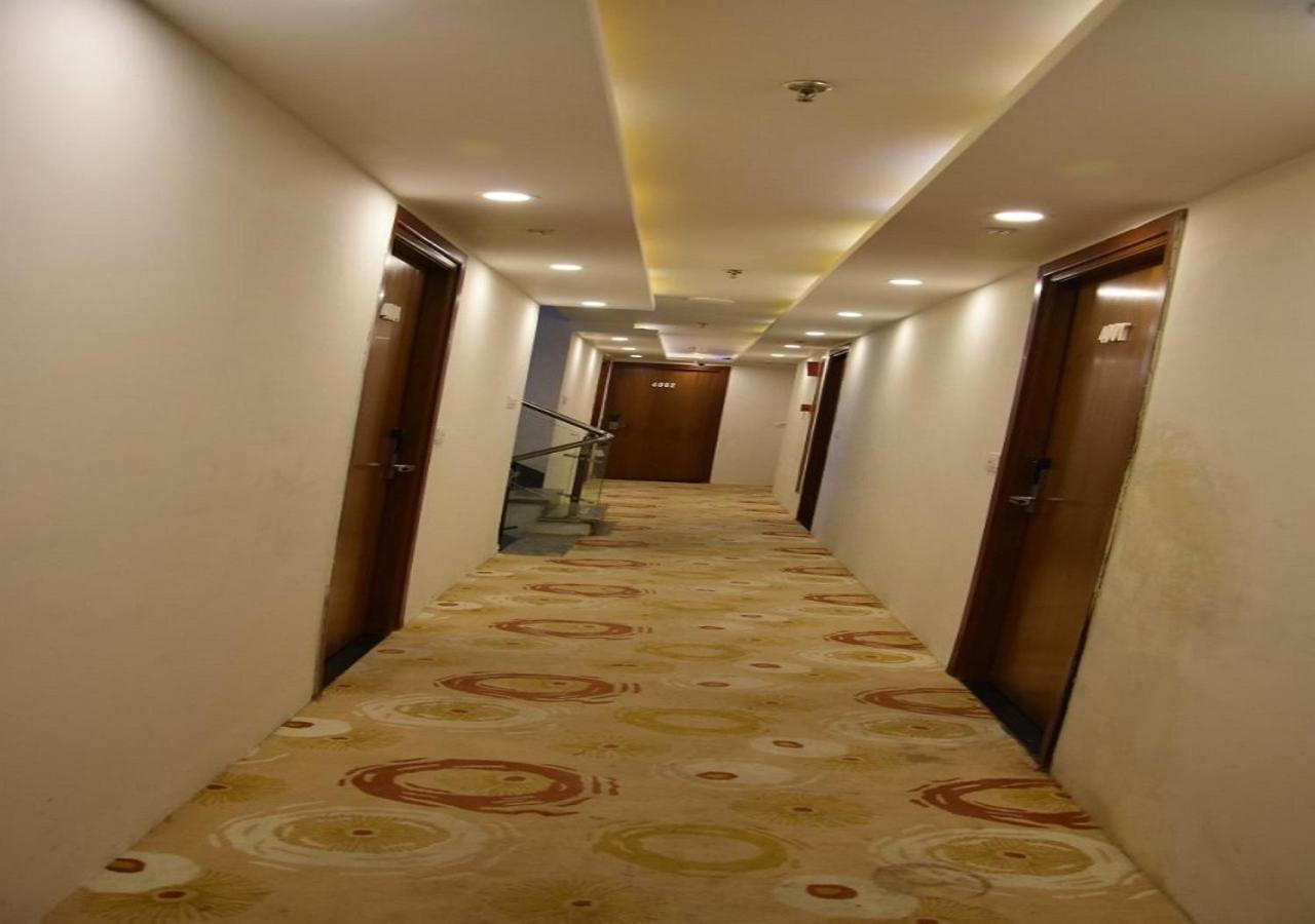 Hotel Meadows Βαρανάσι Εξωτερικό φωτογραφία
